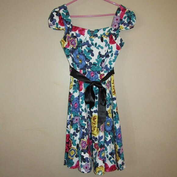 Hearts & Roses Floral Pin Up Dress Fit & Flare Retro Rockabilly Square Neck Sz 4 - Picture 1 of 5